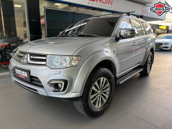 MITSUBISHI PAJERO DAKAR 3.2 HPE 4X4 7 LUGARES 16V TURBO INTERCOOLER DIESEL 4P AUTOMÁTICO